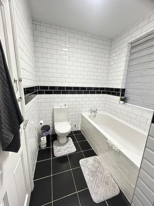 Lovely 5Br Home In Manchester. Close To The City Exterior foto